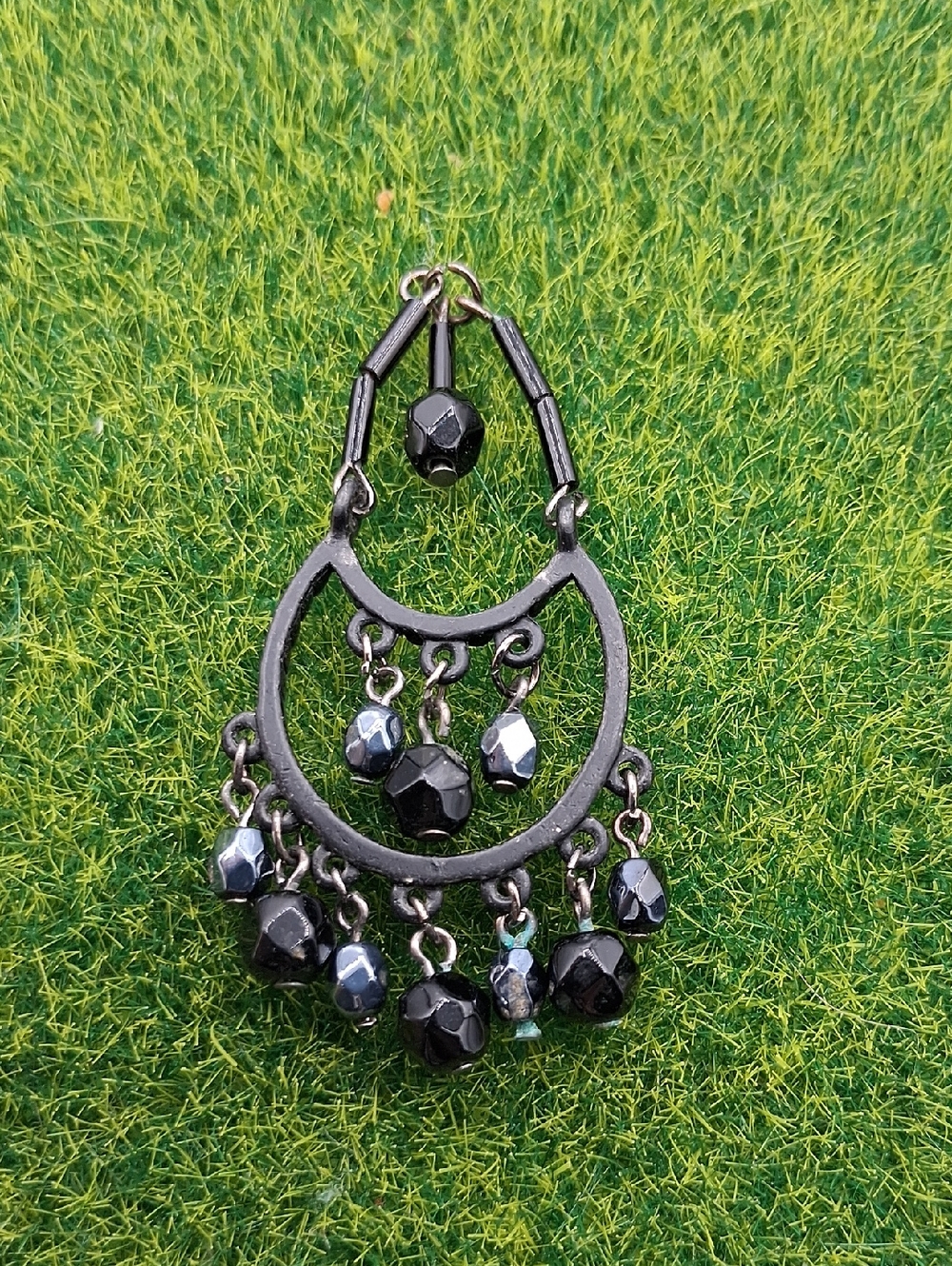 Black Beaded Hoop Dangle Pendant Women Jewelry P409 - Picture 1 of 2